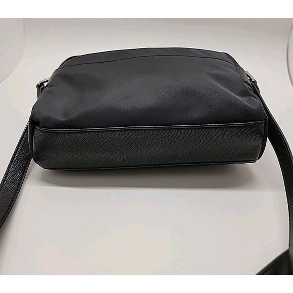 SAMSONITE Black Adjustable Zippered Crossbody with Silver Charms Pockets Travel - Picture 6 of 16